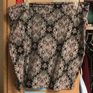 Patterned bodycon skirt